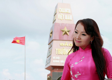 Khanh Hoa con su desbordante amor de cantar sobre el mar, islas y soldados